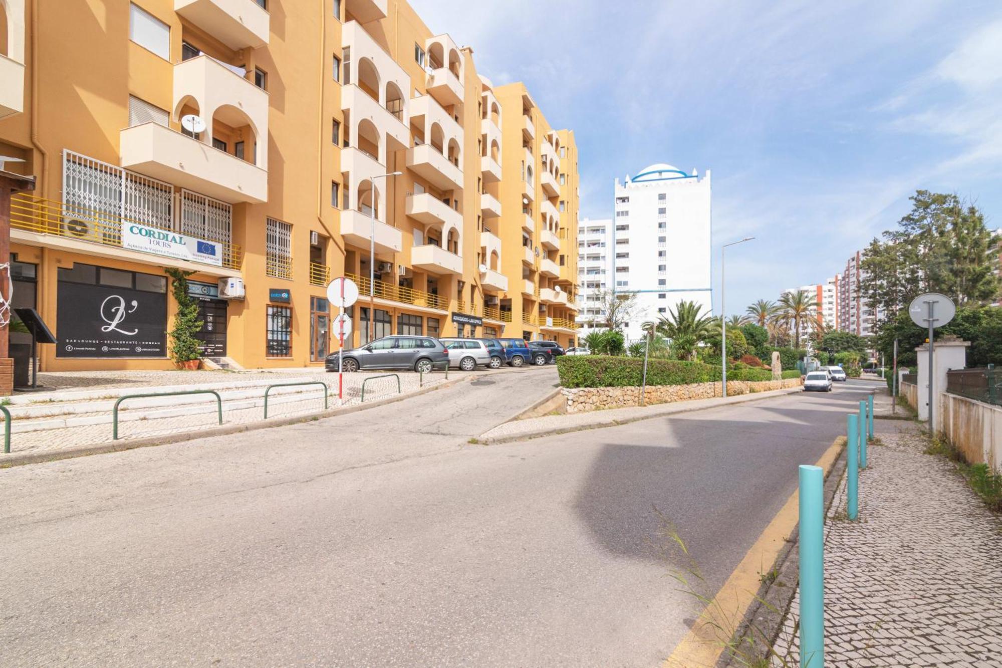 Апартаменты Patio Da Rocha - Silhueta Citadina Портиман Экстерьер фото